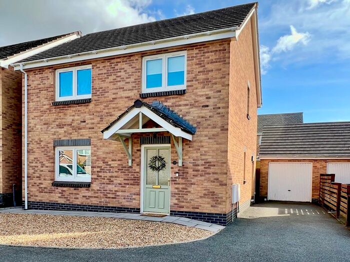 3 Bedroom Detached House For Sale In Skomer Drive, Milford Haven, SA73
