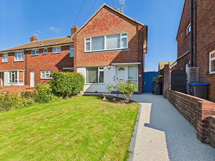 3 Bedroom End Of Terrace House For Sale In Ely Road, Worthing, BN13