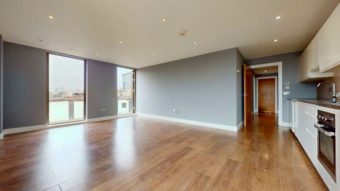 2 Bedroom Flat To Rent In Dowsett Road, London, N17