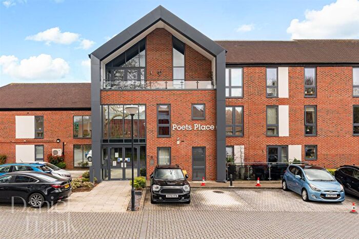 2 Bedroom Flat For Sale In Poets Place, Alderton Hill, Loughton, IG10