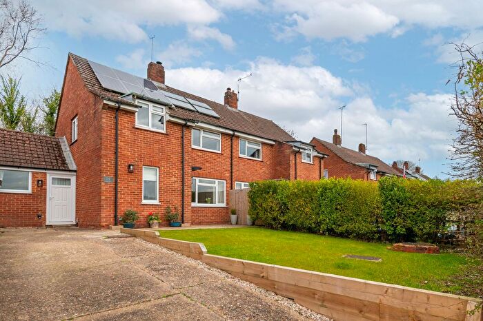 3 Bedroom Semi Detached House For Sale In Northmead, Redhill, RH1