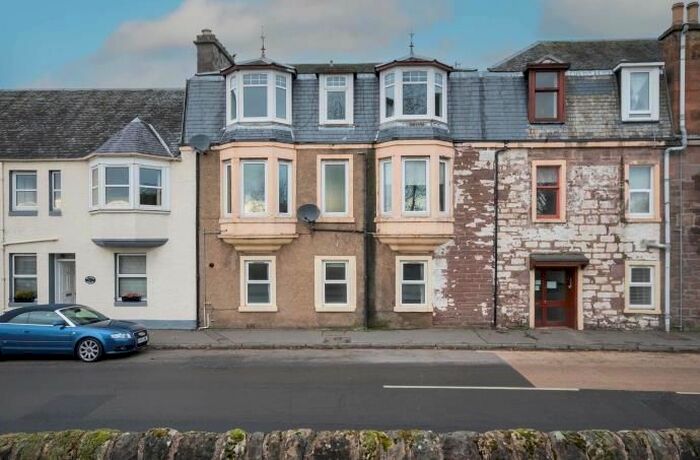 2 Bedroom Flat To Rent In King Street, Crieff, PH7