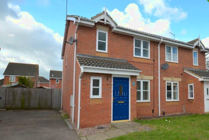 3 Bedroom Semi-Detached House To Rent In Epsom Close, Rushden, Northamptonshire, NN10