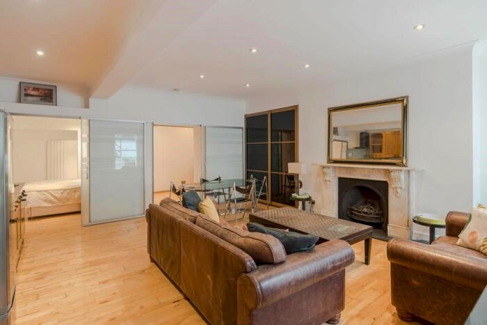 2 Bedroom Flat To Rent In Holland Park Avenue, London, W11