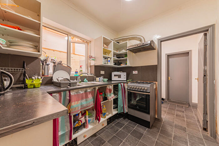 6 Bedroom Terraced House For Sale In Liverpool Road, Reading, Berkshire, RG1