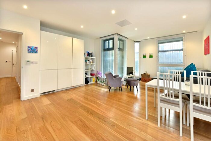 2 Bedroom Apartment To Rent In Highbury Crescent, Highbury, London, N5