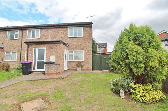 2 Bedroom Apartment For Sale In Laburnum Close, Grantham, NG31