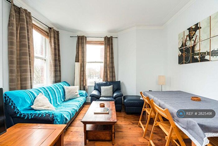 3 Bedroom Flat To Rent In Stamford Hill Mansions, London, N16