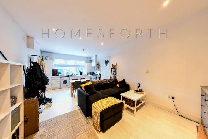 Studio To Rent In Finchley Road, Temple Fortune, NW11