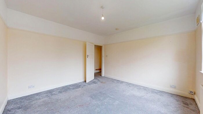 2 Bedroom Flat To Rent In Greyhound Hill, Hendon London, NW4