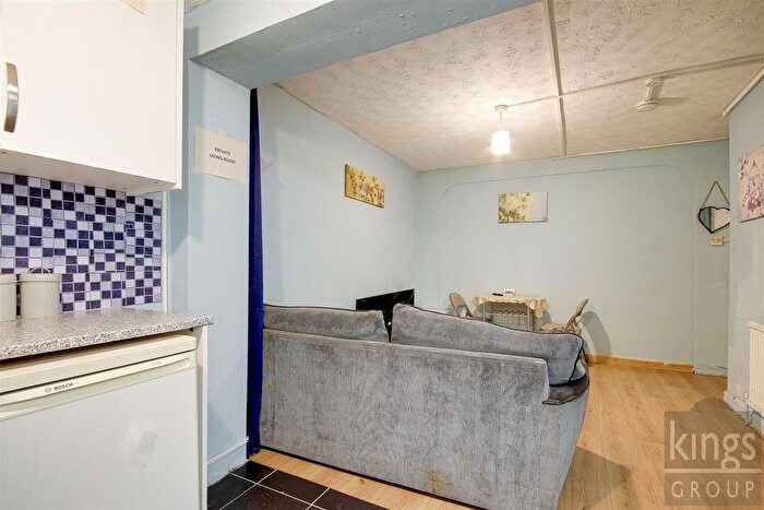 4 Bedroom Terraced House For Sale In Warren Close, Edmonton, N9