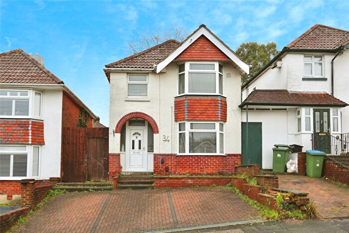 3 Bedroom Detached House For Sale In Woodmill Lane, Southampton, Hampshire, SO18