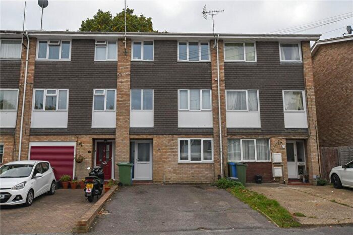 5 Bedroom Terraced House For Sale In The Oaks, Bracknell, Berkshire, RG12