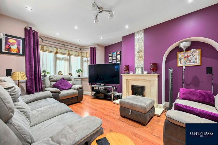 3 Bedroom Semi-Detached House To Rent In Clyfford Road, Ruislip Gardens, Middlesex, HA4
