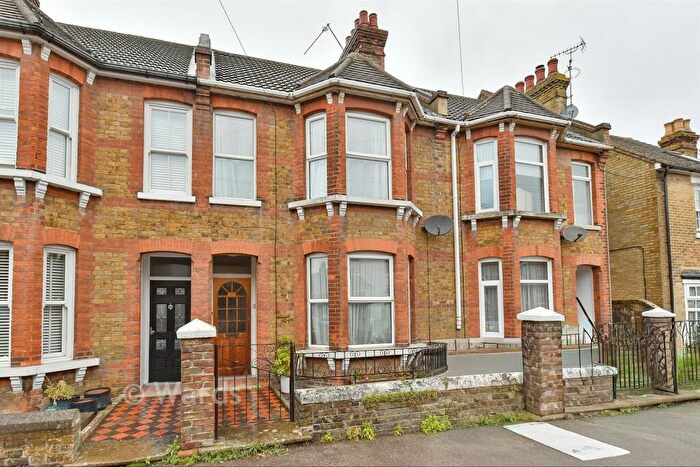 3 Bedroom Terraced House For Sale In Park Road, Sittingbourne, Kent, ME10