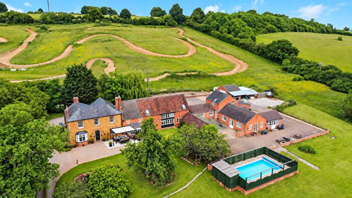 4 Bedroom Farm House For Sale In London Road, Norton, Daventry, NN11