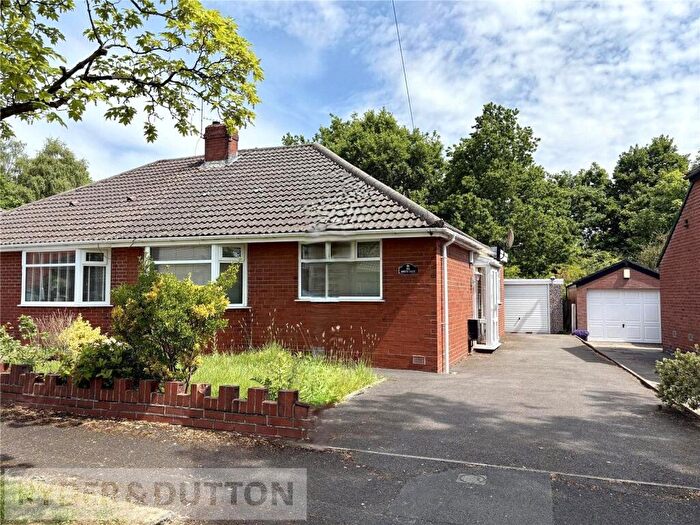 2 Bedroom Bungalow To Rent In North Gate, Oldham, Greater Manchester, OL8