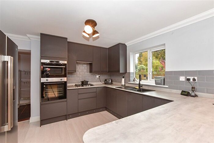 5 Bedroom Detached House For Sale In Lower Road, Woodchurch, Kent, TN26