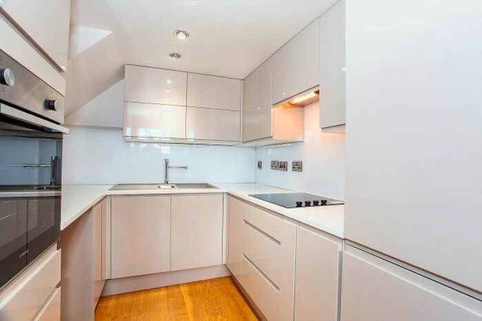 2 Bedroom Flat To Rent In County House, York, YO31