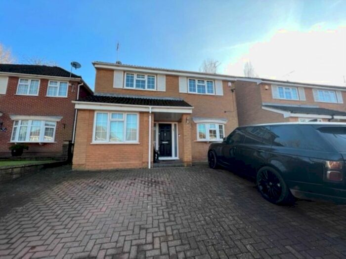 5 Bedroom Detached House To Rent In Clare Close, Elstree, WD6