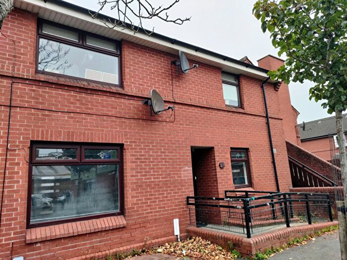 2 Bedroom Flat For Sale In Donegall Road, Belfast, BT12