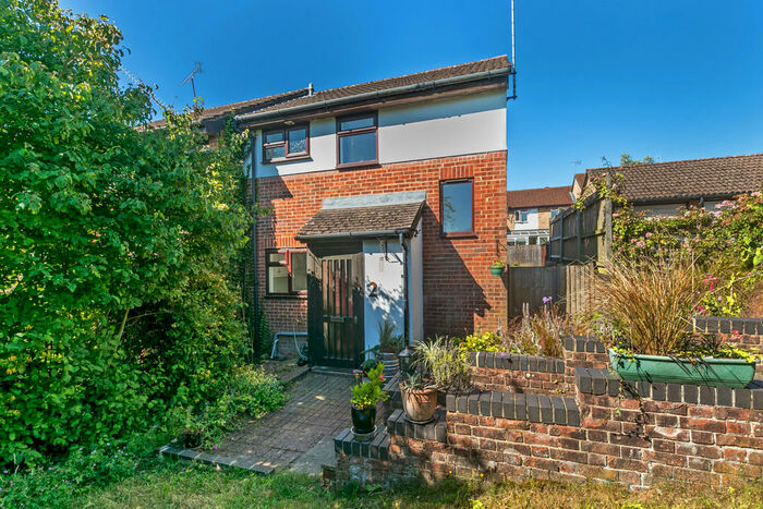 2 Bedroom End Of Terrace House To Rent In Plough Way, Winchester, SO22