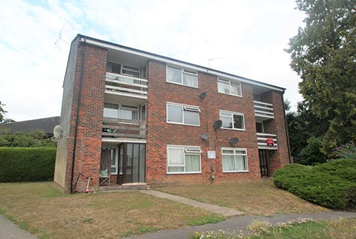 2 Bedroom Flat For Sale In The Elms, Andover, SP10