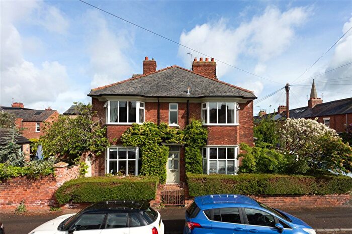 5 Bedroom End Terrace House For Sale In Main Avenue, York, North Yorkshire, YO31