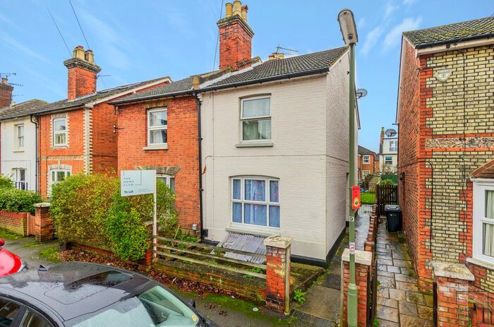 4 Bedroom Semi-Detached House To Rent In Markenfield Road, Guildford GU1