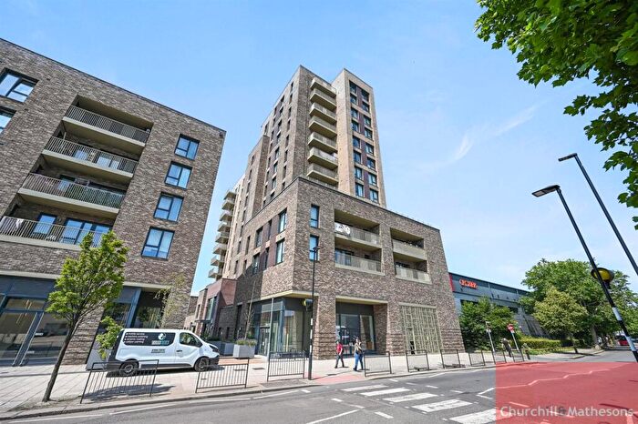 3 Bedroom Apartment For Sale In Acton Lane, London, NW10