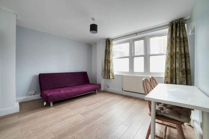 2 Bedroom Flat To Rent In Tyers Estate, Bermondsey Street, London, SE1