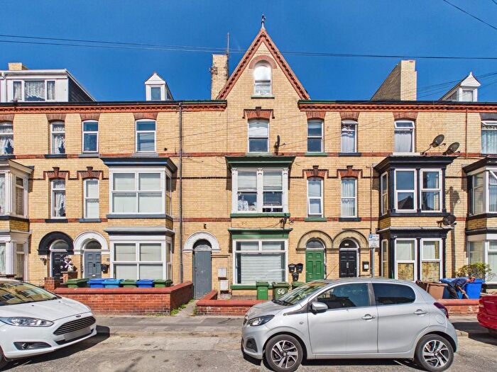 1 Bedroom Flat To Rent In Bed Ground Floor Flat, Windsor Crescent, Bridlington, YO15