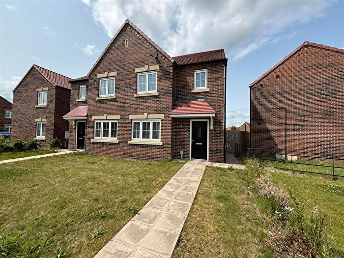 3 Bedroom Semi-Detached House For Sale In Langhorn Drive, Howden, Goole, DN14