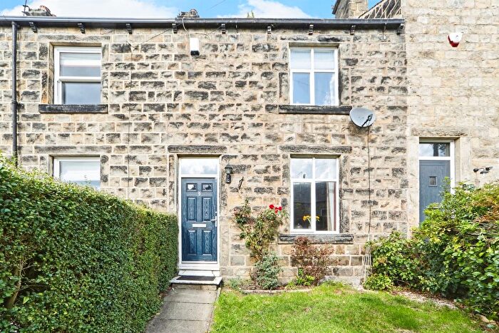 3 Bedroom Terraced House For Sale In Craggwood Road, Horsforth, Leeds, LS18