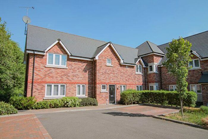 2 Bedroom Flat To Rent In Humphrey Place, Clay Lane, Chichester, PO19