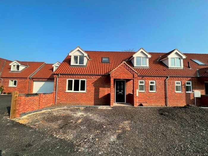 3 Bedroom Semi-Detached House To Rent In Knights Way, Aylsham, Norwich, NR11