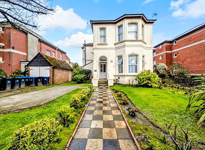 Studio For Sale In Byron Road, Worthing, BN11