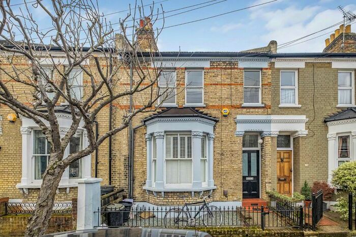 2 Bedroom Flat To Rent In Ringford Road, London, SW18