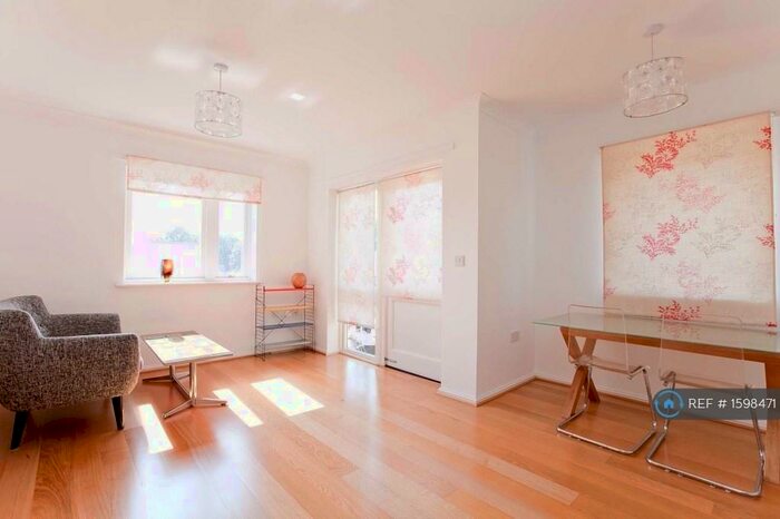 2 Bedroom Flat To Rent In Church Road, London, N1