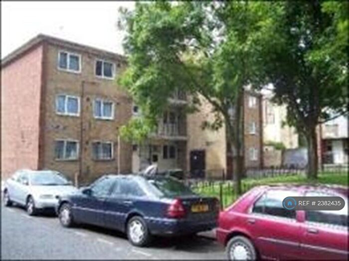 Studio To Rent In Bethnal Green, London, E2