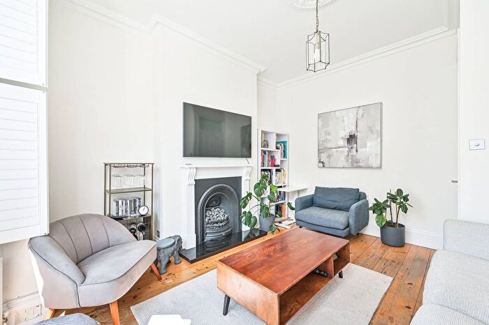 2 Bedroom Flat To Rent In Donaldson Road, Queen's Park, London, NW6