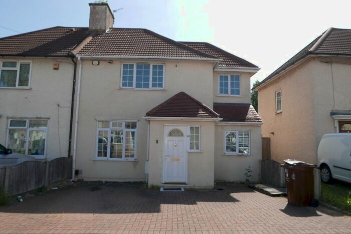 5 Bedroom Terraced House To Rent In Transwell Road, Dagenham, RM9