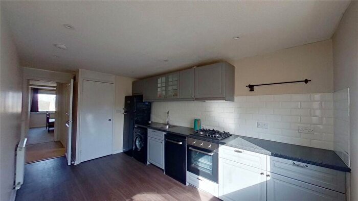 2 Bedroom Flat To Rent In Burns Street, Edinburgh, EH6