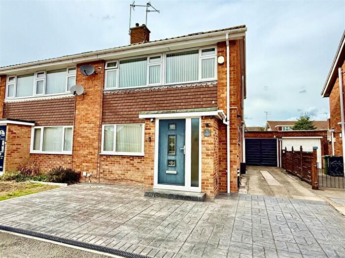3 Bedroom Semi-Detached House For Sale In Constantine Close, Swindon, SN3