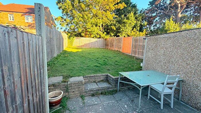 3 Bedroom Semi Detached House To Rent In Oakdene Avenue, Chislehurst, BR7
