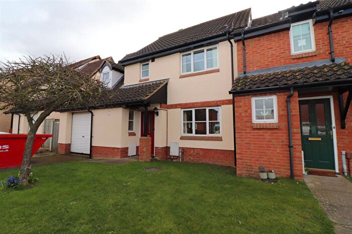 4 Bedroom Semi Detached House To Rent In Allen Road, Hadleigh, IP7
