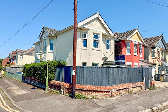 2 Bedroom Apartment For Sale In Paisley Road, Southbourne, BH6