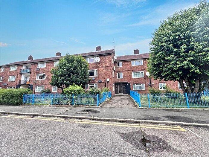 3 Bedroom Flat To Rent In Watford Road, Canning Town, E16