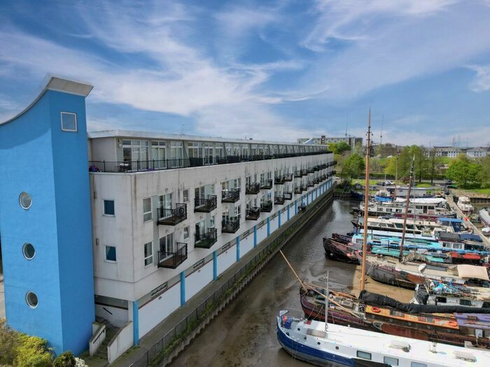 2 Bedroom Flat To Rent In Venture Court, Canal Road, Gravesend, Kent, DA12