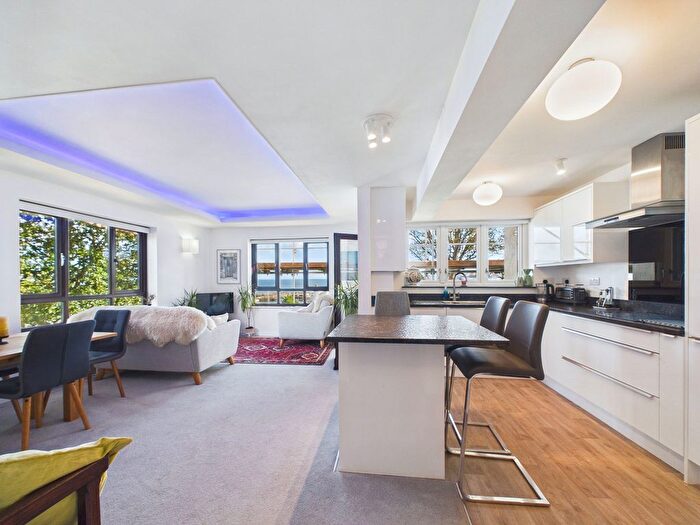 2 Bedroom Flat For Sale In Kingswood Court, Cleveland Road, Paignton, TQ4